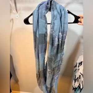 Simply Vera Vera Wang Blue and Gray Infinity Scarf